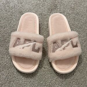 NWOT APL shearling slide size 10 in light pink